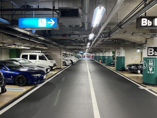 西銀座駐車場