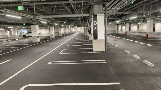 GREEN SPRINGS駐車場